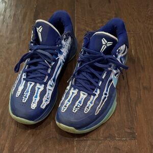 Nike Men’s Low-Top Basketball Sneakers - Blue & White